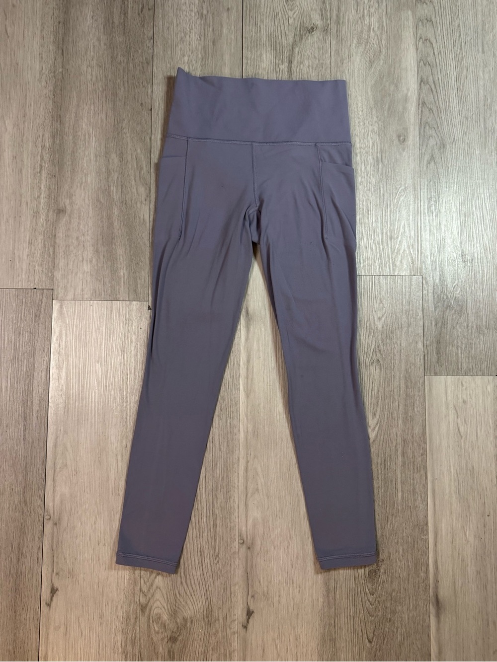 Athleta Salutation Stash Pocket 7/8 Leggings XS Purple Yoga Stretch Pockets.